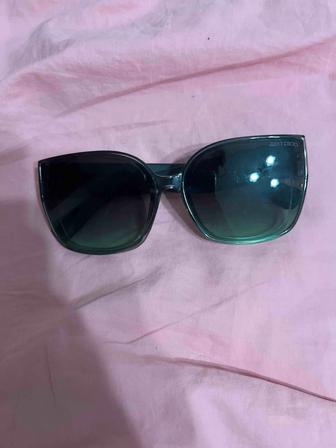 Продам срочно 2 пары очков