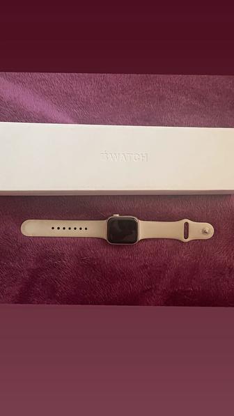 Apple Watch 8 Starlight