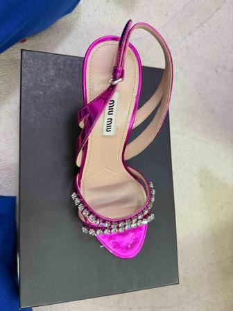 Продам босоножки Miu Miu
