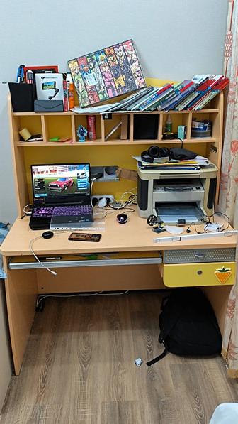 Продам стол