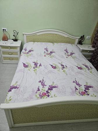Продам спальный гарнитур