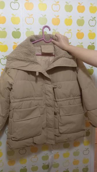 Женская куртка размер Л новая с этикеткой
