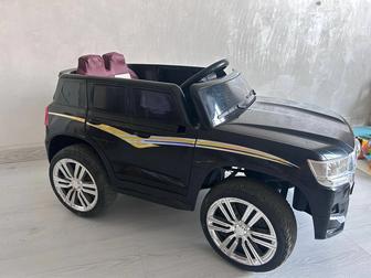 Продам электромобиль машину детскую