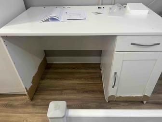 Стол письменный с ящиками