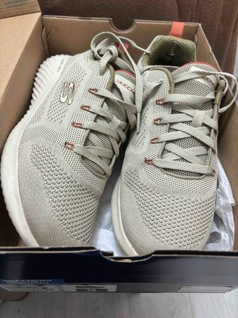 Кроссовки sketchers