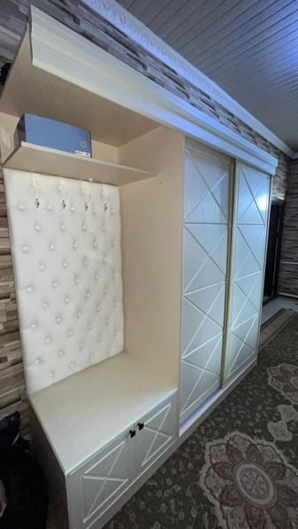 Прихожая шкаф