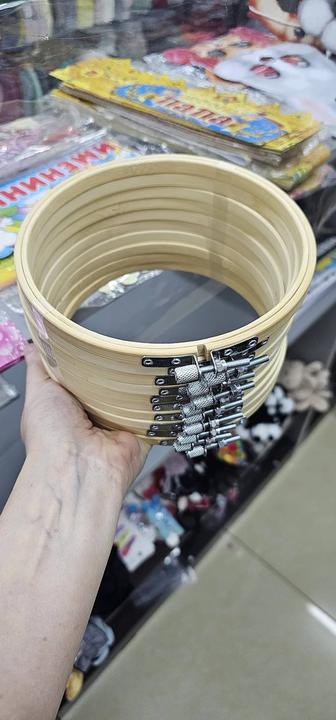 Пяльцы для вышивания.