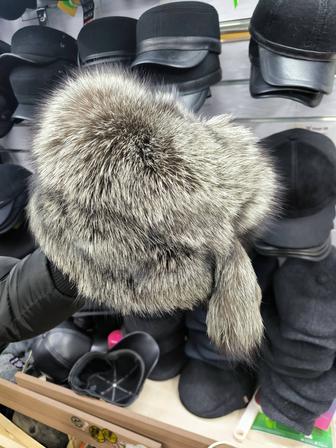 Продадим женскую шапку из чернобурки с норкой