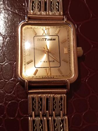 Золотые часы с браслетом