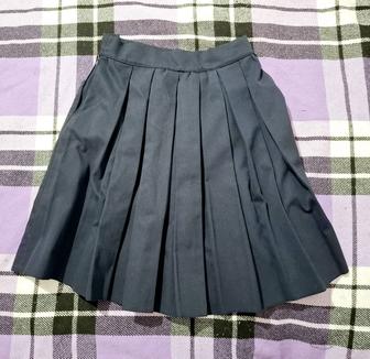 Юбка черная, школьная с двумя карманами