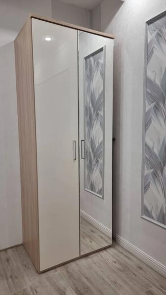 Продам двухдверный шкаф