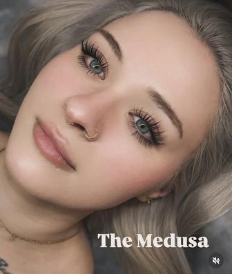 Наращивание ресниц и лами бровей у Дианы