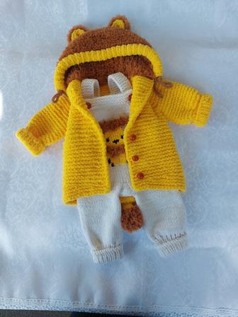 Вязаный комплект для малышей. Ручная работа