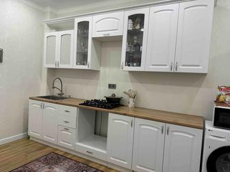 Кухонный гарнитур, поверхность в подарок