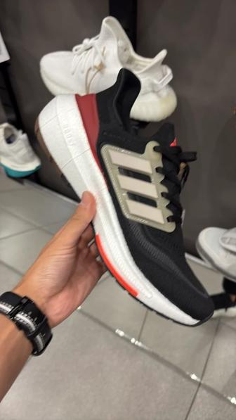 Кроссовки Adidas ULTRABOOST