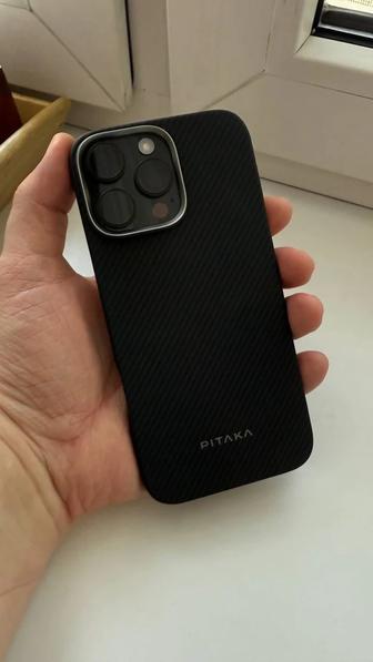 Продам в идеальном состоянии черный iPhone 16 Pro Max на 256