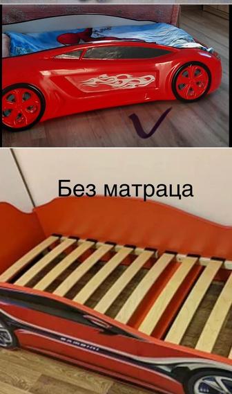 Отдам даром детскую кровать машинка