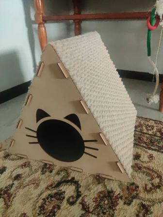 Когтеточка домик