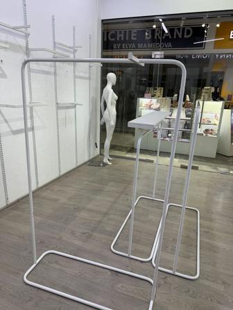 Рейлы, Напольное вешалка