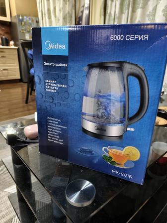 Чайник Medea MK-8016