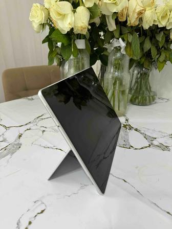 Microsoft Surface Pro 8 i5 13 дюйм 8 гб/128гб серебристый