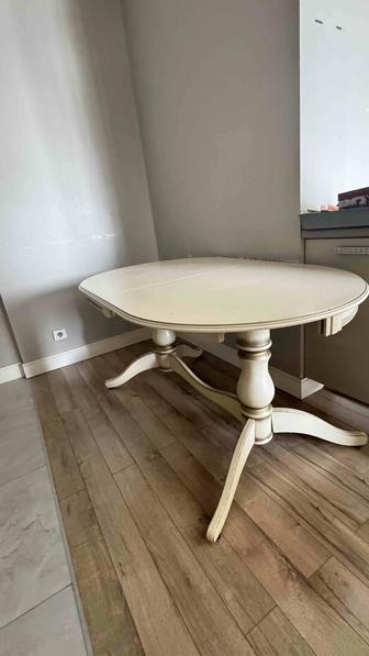 Продается стол стулья