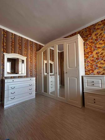 Продам спальный гарнитур