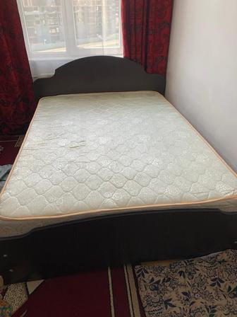 Продам кровать б/у
