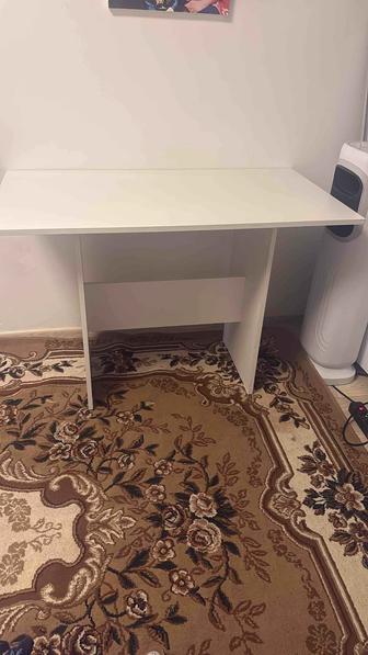 Продаю стол