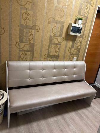 Продам диван для кухни и прихожей комнаты