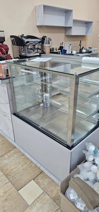 Витринный холодильник