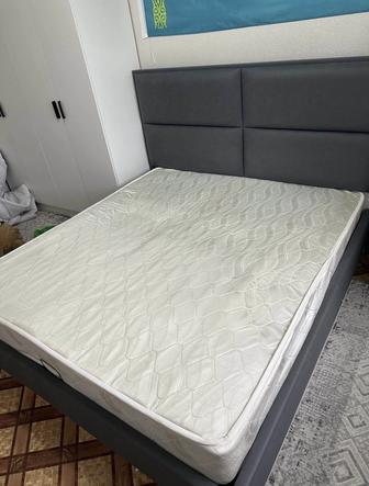 Продаётся спальный комплект.
Пользовались всего 1 год. Состояние хорошее