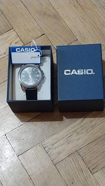 Часы CASIO.