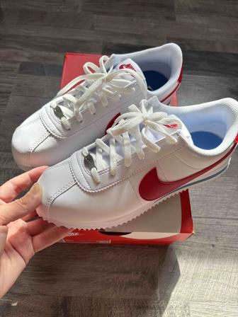 Nike Кроссовка Белый