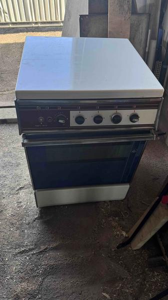 Продам газовую плиту