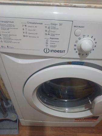 Продам стиральную машину Indesit