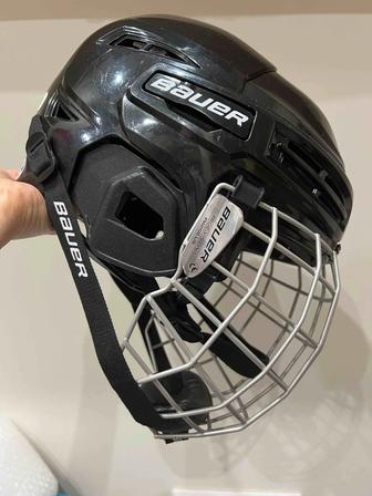 Шлем хоккейный
