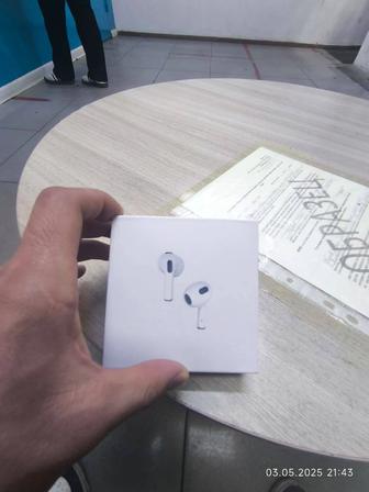 AirPods 3 Wireless Charging Case
