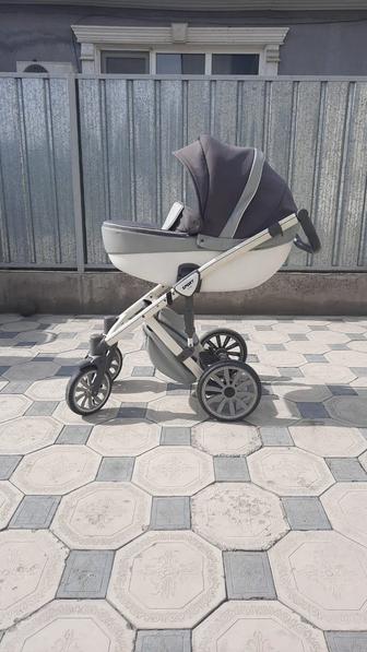 Продам детскую коляску