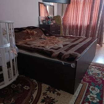 Продам спальный гарнитур