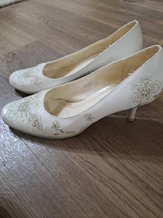 Продам туфли размер 36