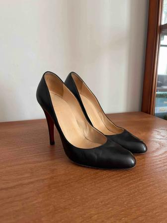 Оригинал Christian Louboutin 38 размер
