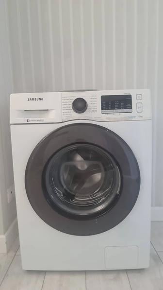 Продается стиральная машина (б/у) в хорошем состоянии.
Работает отлично.