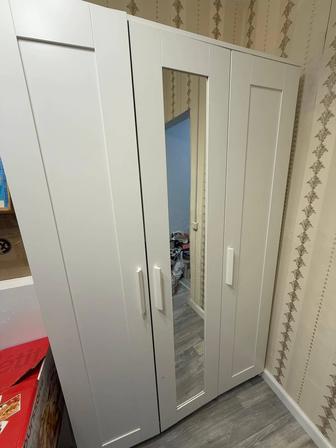 Продам шкаф Практически новый.