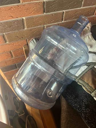 Продам бутылки для воды и помпу ручную