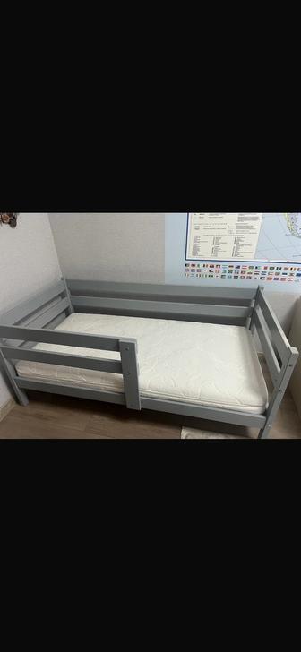 Кровать