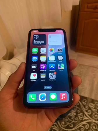 iPhone XR красный 64Gb в хорошем состоянии