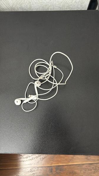 продам проводные наушники на айфон