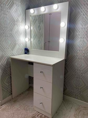 Туалетный стол