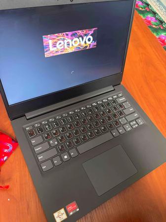 Ноутбук Lenovo